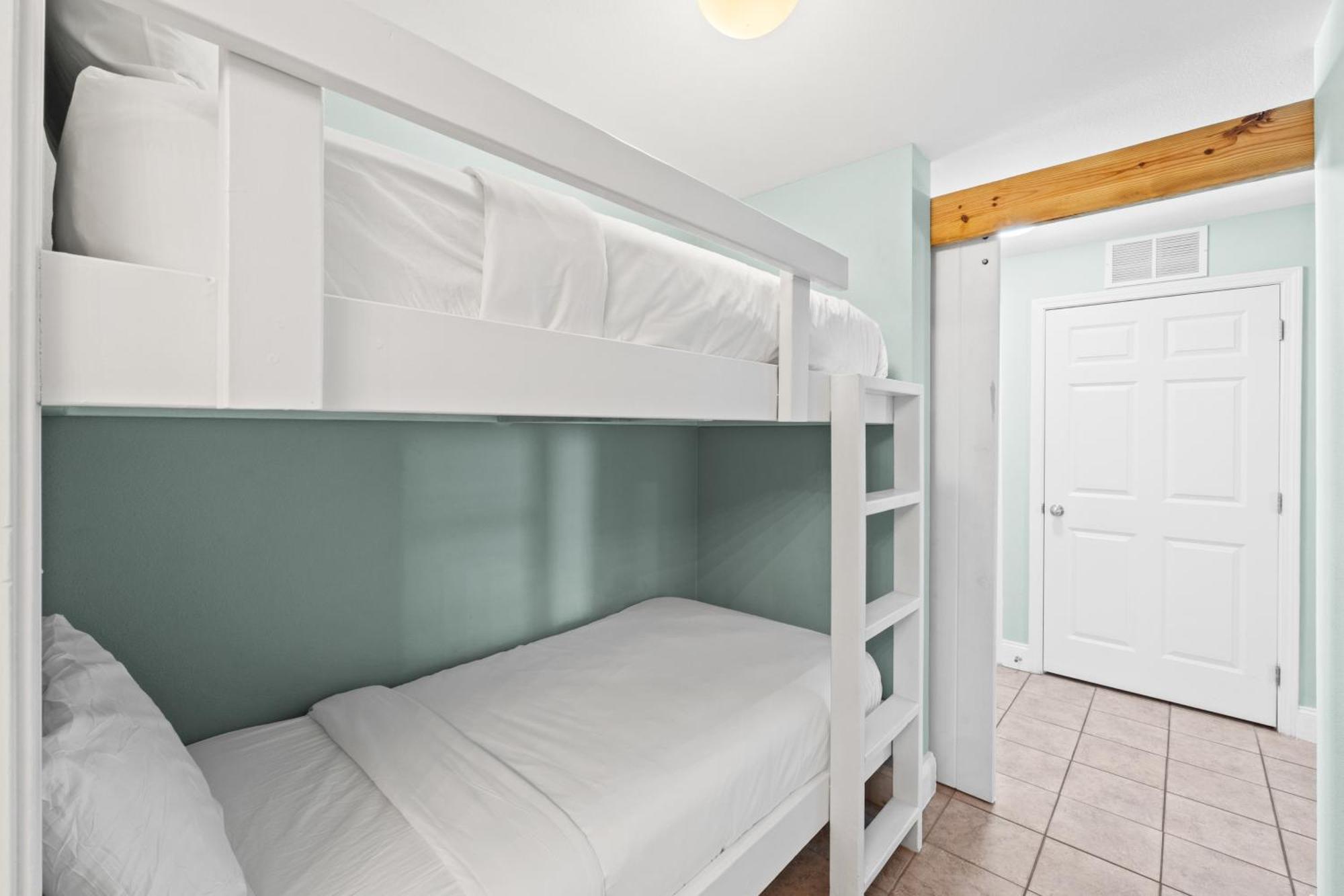 Laketown Wharf Resort #1321 By Book That Condo Panama City Beach Exterior foto